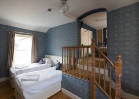 Crown Hotel 3