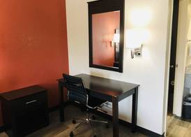Econo Lodge Near Lackland Air Force Base-SeaWorld 5