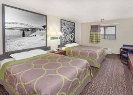 Super 8 by Wyndham Muscatine 5