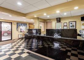Econo Lodge Morgantown 2