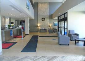 Ramada by Wyndham Belleville Harbourview Conference Center 5