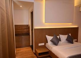 GRAND ONE TOWER 4