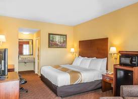 Quality Inn Calera I-65 exit 231 5