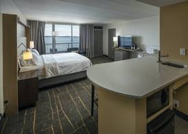 Holiday Inn DETROIT LAKES - LAKEFRONT by IHG 3