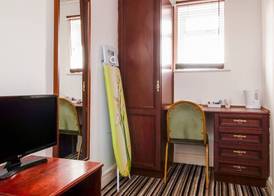 Commercial Hotel 4