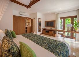 Legian Beach Hotel 5