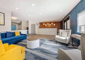 Comfort Inn Kendallville East 3
