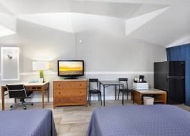 Warm Mineral Springs Motel 2