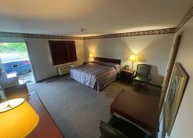 Oasis Inn Kenosha 3