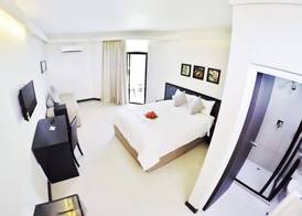 Hotel Oasis 4
