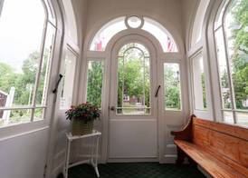 Stone Maiden Inn 5