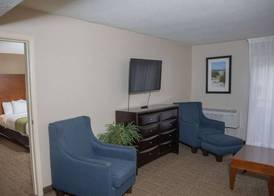 Comfort Inn & Suites Erie - Splash Lagoon Indoor Waterpark 4