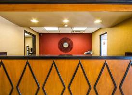 Rodeway Inn & Suites Clarksville near Governors Square Mall 2