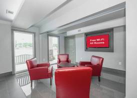 Red Roof Inn & Suites Calhoun 3