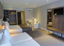 Hotel Oasis 4