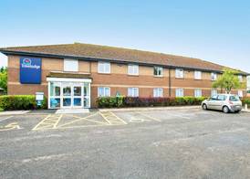 Travelodge Kinross M90 2