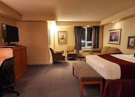 Travelodge by Wyndham Spruce Grove 4