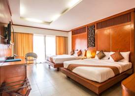 Lanta Casuarina Beach Resort 3