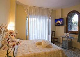 Strand Hotel Delfini 5