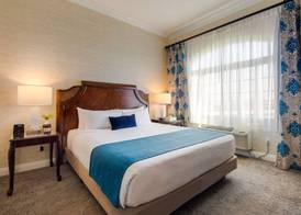 Ayres Suites Diamond Bar 5