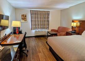 Travelodge by Wyndham Forsyth 4