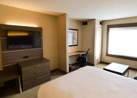 Holiday Inn Express & Suites Plymouth - Ann Arbor Area by IHG 2