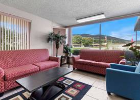 Days Inn by Wyndham Clayton 3