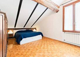 GuestHost - Ponte di Rialto Penthouse 4