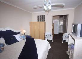 Bluewater Guesthouse 4