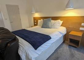Captivating 1-Bed apartment Merthyr Tydfil - 2