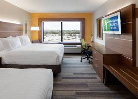 Holiday Inn Express & Suites EAST PEORIA - RIVERFRONT by IHG 3