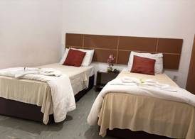 Six's Hotel 5