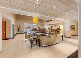 Wingate by Wyndham Calgary South 3