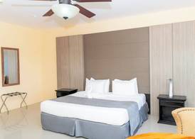 Pickwick Park View Hotel 5