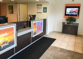 Motel 6 Roseville, MN - Minneapolis North 2