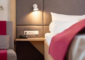 Santner, Hotel 2