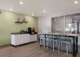 WoodSpring Suites Phoenix-Deer Valley 3