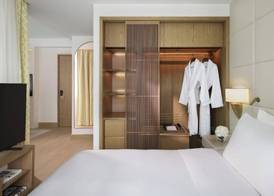 Lanson Place Causeway Bay, Hong Kong 3