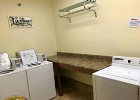Seasons Inn & Suites Highland 5