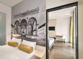 Super 8 by Wyndham Munich City North 4