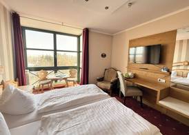 Landhotel Burgenblick 4