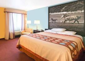 Super 8 by Wyndham Richmond 4