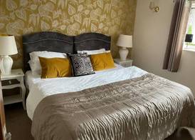 OYO Cocketts Hotel 3