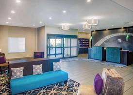 La Quinta Inn & Suits by Wyndham Pontoon Beach IL 2