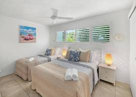 Chez Noosa Holiday Apartments 3
