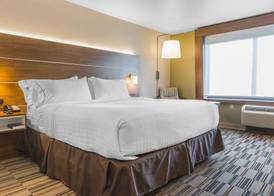 Holiday Inn Express & Suites Clarion by IHG 5