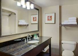 Allure Hotel & Conference Centre 3