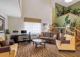Sleep Inn & Suites Charles City 4