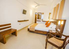 Camelot Beach Hotel 5