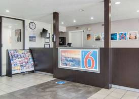 Motel 6-Addison, TX - Dallas 3